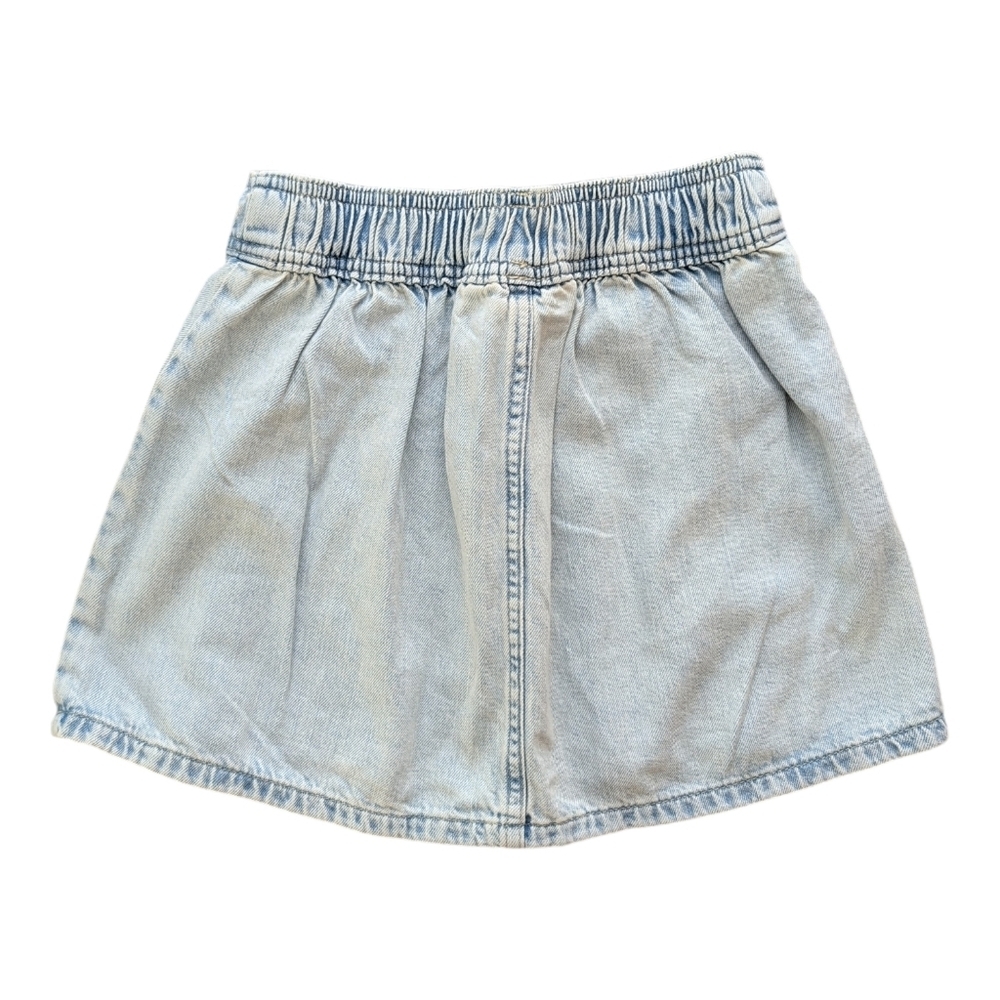 NWOT H&M Girls Light Wash Denim Pleated Mini Skirt Light Blue Size 6-7 - Picture 2 of 6